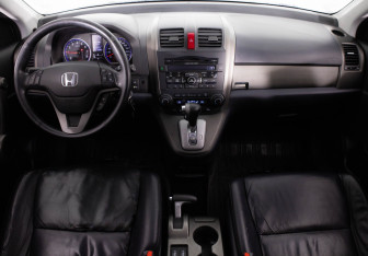 Подержанный автомобиль Honda CR-V 2012 года (10 фото)