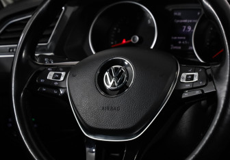 Подержанный автомобиль Volkswagen Tiguan 2018 года (11 фото)