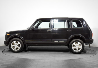 Подержанный автомобиль LADA (ВАЗ) 2131 (4x4) 2018 года (8 фото)