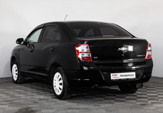 Подержанный автомобиль Chevrolet Cobalt Sedan 2014 года (7 фото)