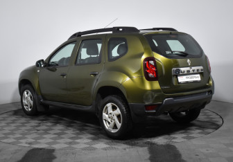 Подержанный автомобиль Renault Duster 2015 года (7 фото)