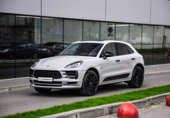 Подержанный автомобиль Porsche Macan 2021 года (3 фото)