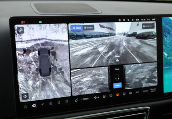 Подержанный автомобиль LiXiang L9 2024 года (21 фото)