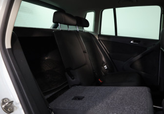 Подержанный автомобиль Volkswagen Tiguan 2016 года (17 фото)