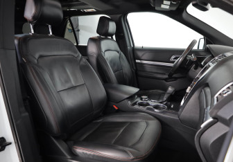 Подержанный автомобиль Ford Explorer 2015 года (20 фото)