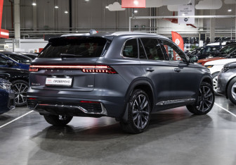 Подержанный автомобиль Geely Monjaro 2024 года (7 фото)