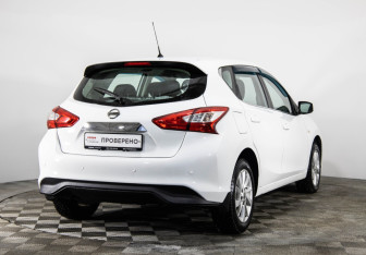 Подержанный автомобиль Nissan Tiida Hatchback 2015 года (5 фото)