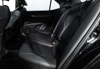 Подержанный автомобиль Toyota Camry Sedan 2020 года (10 фото)