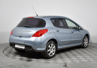 Подержанный автомобиль Peugeot 308 Hatchback 2011 года (5 фото)