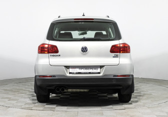 Подержанный автомобиль Volkswagen Tiguan 2012 года (6 фото)
