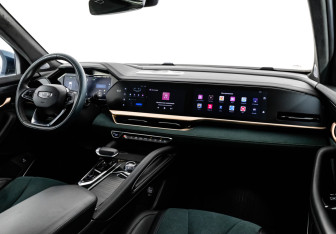 Подержанный автомобиль Geely Monjaro 2023 года (11 фото)