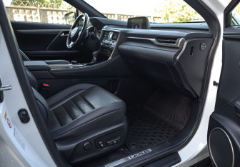 Подержанный автомобиль Lexus RX 2017 года (7 фото)