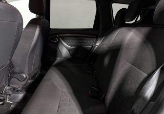 Подержанный автомобиль Renault Duster 2018 года (12 фото)