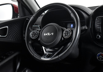 Подержанный автомобиль Kia Soul 2022 года (17 фото)
