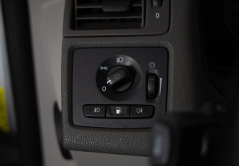 Подержанный автомобиль Volvo S40 2006 года (15 фото)