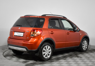 Подержанный автомобиль Suzuki SX4 Hatchback 2011 года (5 фото)