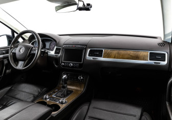 Подержанный автомобиль Volkswagen Touareg 2017 года (9 фото)