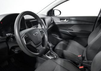 Подержанный автомобиль Hyundai Solaris Sedan 2019 года (9 фото)