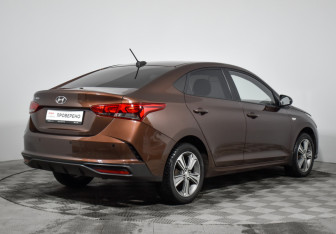 Подержанный автомобиль Hyundai Solaris Sedan 2021 года (5 фото)