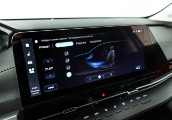 Подержанный автомобиль Changan UNI-S 2024 года (16 фото)