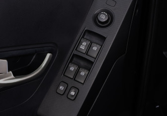 Подержанный автомобиль SsangYong Actyon 2012 года (14 фото)