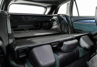 Подержанный автомобиль Geely Monjaro 2023 года (31 фото)