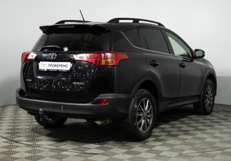 Подержанный автомобиль Toyota RAV4 2013 года (5 фото)