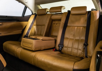 Подержанный автомобиль Lexus ES 2016 года (30 фото)