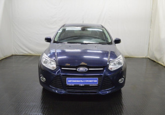 Подержанный автомобиль Ford Focus Hatchback 2013 года (2 фото)