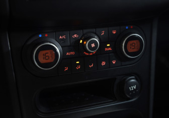 Подержанный автомобиль Nissan Qashqai 2010 года (13 фото)