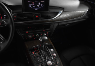 Подержанный автомобиль Audi A6 Sedan 2013 года (21 фото)