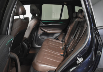 Подержанный автомобиль BMW X3 2021 года (11 фото)