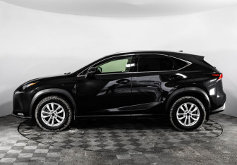 Подержанный автомобиль Lexus NX 2020 года (10 фото)