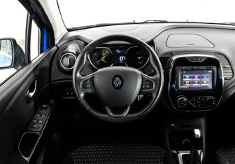 Подержанный автомобиль Renault Kaptur 2016 года (11 фото)