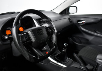 Подержанный автомобиль Toyota Corolla Sedan 2012 года (9 фото)