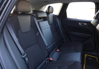 Подержанный автомобиль Volvo XC60 2018 года (11 фото)