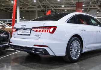 Подержанный автомобиль Audi A6 Sedan 2020 года (9 фото)