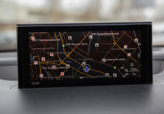 Подержанный автомобиль Audi Q7 2017 года (18 фото)