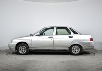 Подержанный автомобиль LADA (ВАЗ) 2110 2002 года (8 фото)