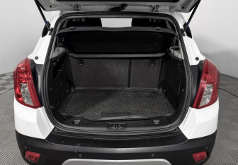 Подержанный автомобиль Opel Mokka 2013 года (18 фото)