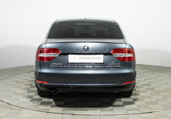 Подержанный автомобиль Skoda Superb Liftback 2014 года (6 фото)
