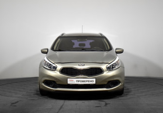 Подержанный автомобиль Kia Ceed Wagon 2013 года (2 фото)