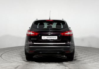 Подержанный автомобиль Nissan Qashqai 2014 года (6 фото)