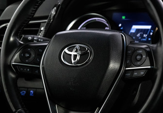 Подержанный автомобиль Toyota Camry Sedan 2020 года (17 фото)