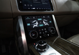 Подержанный автомобиль Land Rover Range Rover 2019 года (21 фото)