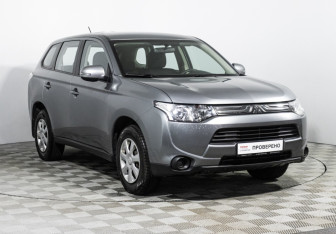 Подержанный автомобиль Mitsubishi Outlander 2013 года (3 фото)
