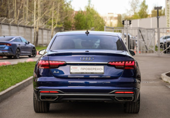 Подержанный автомобиль Audi A4 Sedan 2020 года (7 фото)