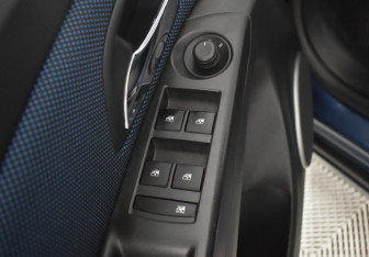 Подержанный автомобиль Chevrolet Cruze Sedan 2012 года (18 фото)