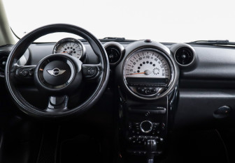 Подержанный автомобиль MINI Countryman 2012 года (26 фото)