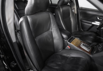 Подержанный автомобиль Volvo XC90 2002 года (19 фото)